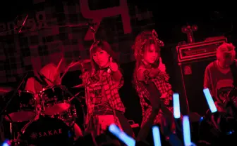 元モー娘 田中れいなのバンド・LoVendoЯツアー閉幕！ OG高橋愛も激励