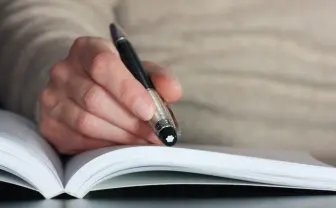 「部下にもっと本を読んでほしい」と思う管理職は6割 700人に聞く読書事情