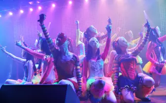 私たちは選ばれた人間じゃない──地下アイドル・仮面女子に密着取材