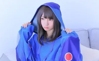 「戦闘機になれるパーカー」って？ 両手を広げたら飛べそう