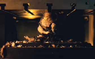 amazarashi、新MVで人形200体破壊　許せない、エ口い…性格診断も可能