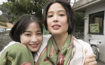 広瀬すず＆アリスの写真展　日本最強の美人姉妹が銀座に降臨