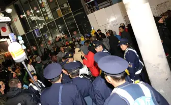 狂乱の渋谷カウントダウン　ストリートで年を明かす理由とは？