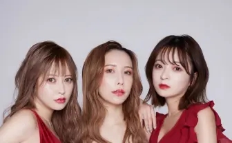 YouTuberヘラヘラ三銃士、磨き上げた美ボディ披露　初のグラビア写真集発売