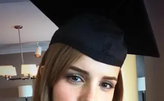 エマ・ワトソンが大学卒業を報告 美人で賢い完璧超人ぶりを世界が称賛
