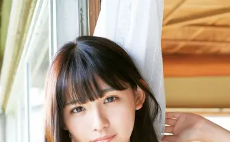 【1000年に1度の童顔巨乳】浅川梨奈の実物大ポスターが添い寝できて最高