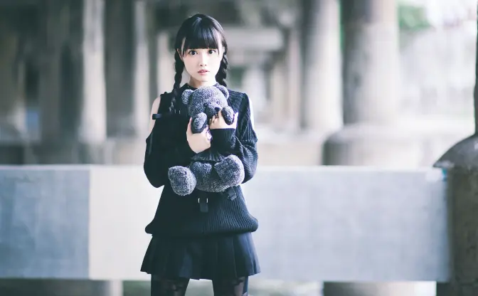 【写真】可愛すぎて新人類！ 黒髪スレンダー美少女「真喩」さんとは？
