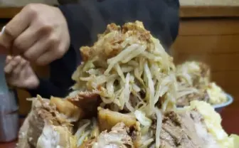 「レンタル二郎食べる人」に依頼殺到 「二郎系への苦手意識を払拭したい」