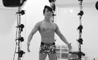 西川貴教がアクションフィギュアに T.M.Rの“あのヒット曲”の衣装が進化