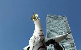 「太陽の塔」は巨大ロボだった？　岡本太郎もびっくり！超合金で登場