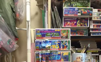 完全に背景に溶け込んでる！ ガンプラで光学迷彩を実現、その方法とは？