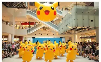 ピカチュウ大量発生でチュー！ みなとみらいを1000匹で踊りまくり！