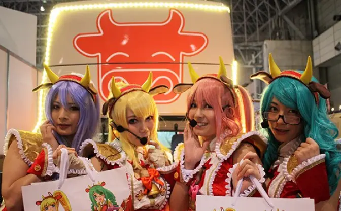 【超会議2015】美人と肉の組み合わせは無敵！ 今年も肉の万世が本気