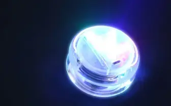 LEDで光るヨーヨー「7-Magic」が眩しすぎる！ Bluetoothで自在に制御