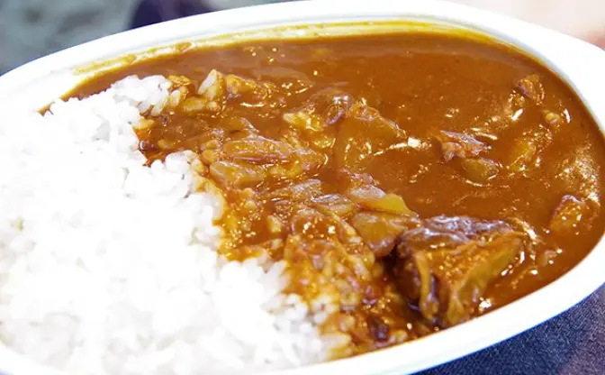 【コミケランチ】松本楼のテイクアウトカレーがサク飯にぴったり！