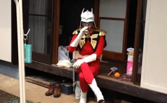 「シャアの日常」の実写PV公開  リアルシャアは現代日本に暮していた