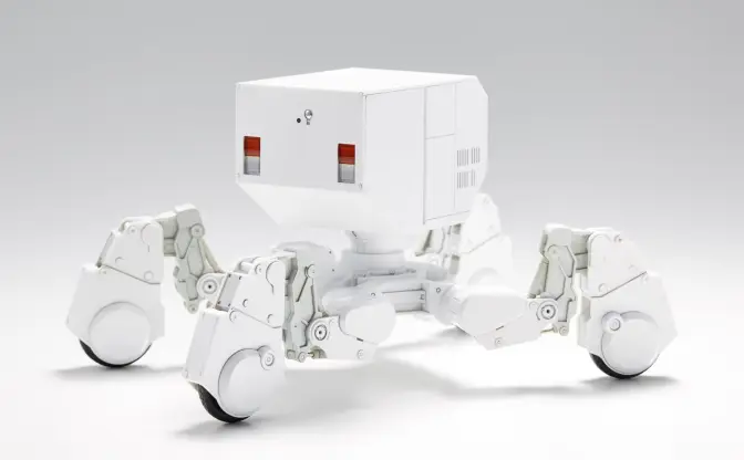 架空の会社「出雲重機」からスケールモデル登場！ AI搭載小型重機がクール