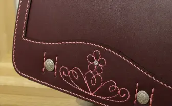 老舗メーカーからダイヤモンド付ランドセル爆誕 小学生に持たせ…る…?