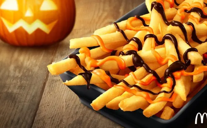 マック「チョコポテト」ハロウィン仕様で復活！ パンプキン＆チョコソース