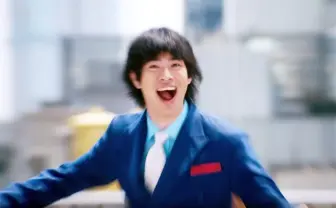 「おいどうした!?」 黒猫チェルシーのボーカルが『癒しキャラ』に？ ビジネス用語で歌う