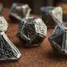 Call of Cthulhu Metal Dice Set／画像はすべてKickstarter内のページより