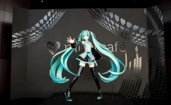 六本木ヒルズ展望台に初音ミクのカフェ期間限定オープン ”39カレー”や”はちゅねミクどらやき”