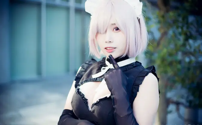 中国人コスプレイヤー「凛子酱」コスプレ写真　グラマラスボディは国境を超える【コミケ97】