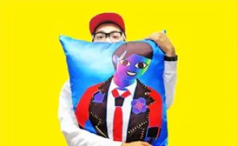 大量生産のアイドルを抱き枕で表現！ 台湾人アーティストが初個展