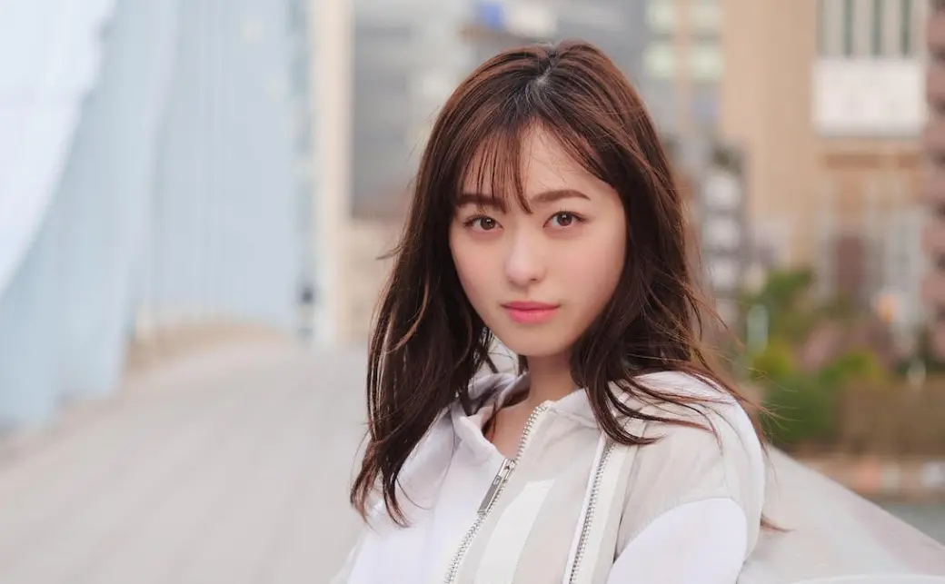 福原遥さんB4ケント 福原遥さん・片桐仁さん出演の新TV-CM「だいたいダイフク」シリーズを6