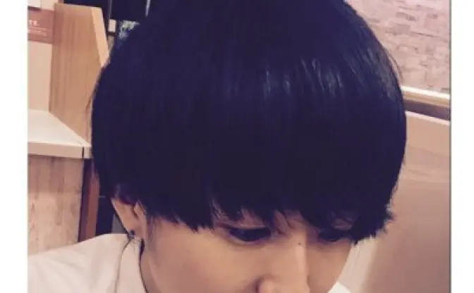 ゲス極川谷、透き通る歌声で「マジ卍」　ファン「卍ィ！✊」