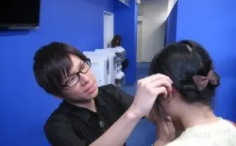 コミケで「メガネかけさせ会」を開催 　アニメ「メガネブ！」 企画