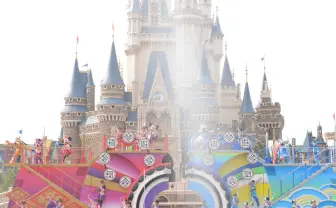 東京ディズニーリゾート、マスク着用は任意　運営「ハイタッチは解禁済み」