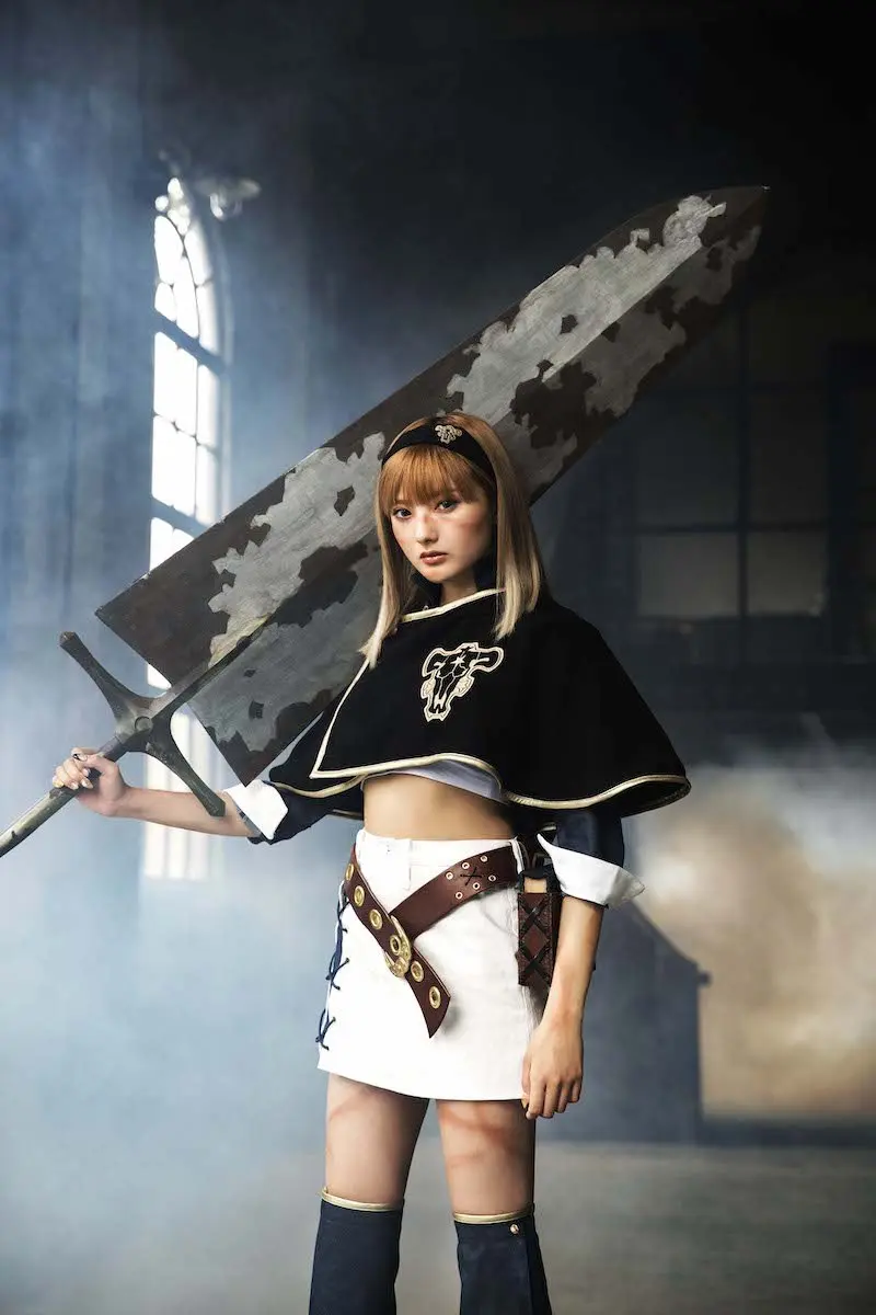 “ポスギャル” 安斉かれん、コスプレで『ブラクロ』アスタの意志の強さ再現