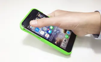 待ってた! 指が届かない人用のiPhone6ケース、進化して販売決定
