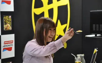 声優 小野早稀さん、ニコ超でチャーハンを「あ〜ん」→みんな笑顔になる😋