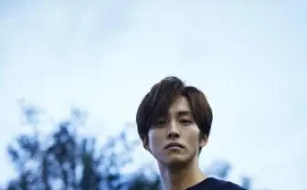 松坂桃李、菅田将暉のラジオで宣伝そっちのけ?“熱いトーク”に公式Twitterもツッコミ「嘘でしょ」