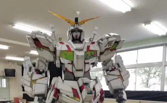 制作期間2年! 現役高校生によるダンボール製ガンダムが圧巻のクオリティー