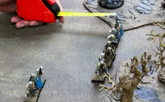 『ウォーハンマー』体験レポート後編 自分で塗装したミニチュアを戦わせよう!