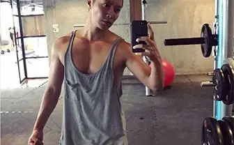 元俳優、成宮寛貴のInstagramか ジムで汗を流す姿に「すごい筋肉」と称賛