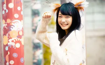 【写真】こんこん♪ 笑顔の「雪見みと」 はにかむ彼女と幻想的な京散歩