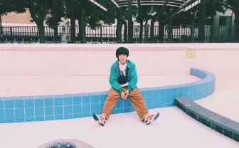 多才すぎる大学生アーティスト Mom デビューから6カ月で2ndアルバム発売