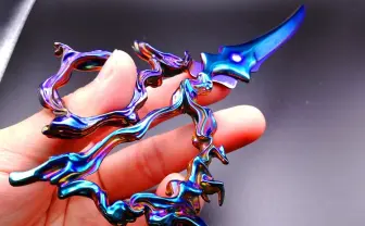 ハサミ作家が説く“危険”な美しさ「怖いぐらい切れないと」