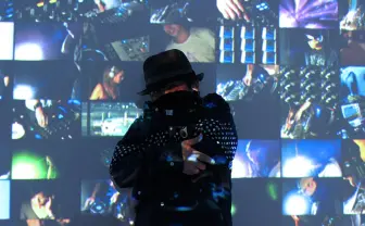 DOMMUNEインタビュー 宇川直宏の背負うカルマは、金と事故とノイズ