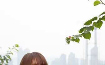 花澤香菜、30歳の節目に「かなり攻めた」写真集 直筆の詩文で綴る現在地