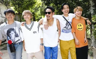 コムドット写真集、初版は20万部 予約殺到の大反響で講談社が決定