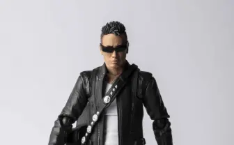 長渕剛のデビュー40周年を記念したフィギュアの再現度がすごい