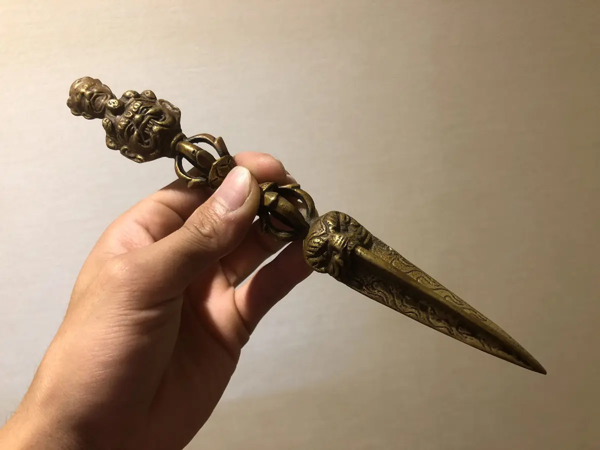 ハードオフにまさかの仏具が？ 結界を張れる剣がたった550円で買えちゃった.jpeg