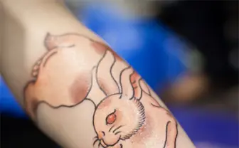 彫り師に学ぶ“絵描き“の海外戦略