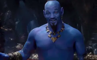 実写版アラジン、ウィル・スミス演じるジーニーが鮮やかにウィル・スミス（青）