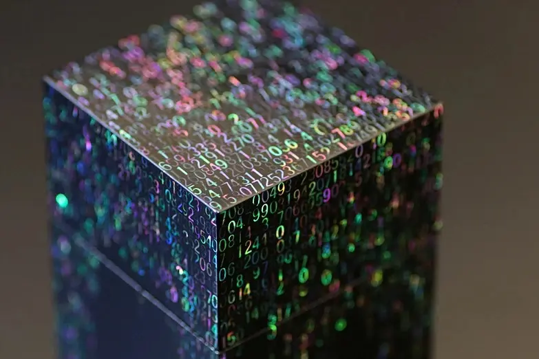 サイバー感溢れる漆工芸が完全にオーパーツ 職人技が生む“和電折衷”.jpg